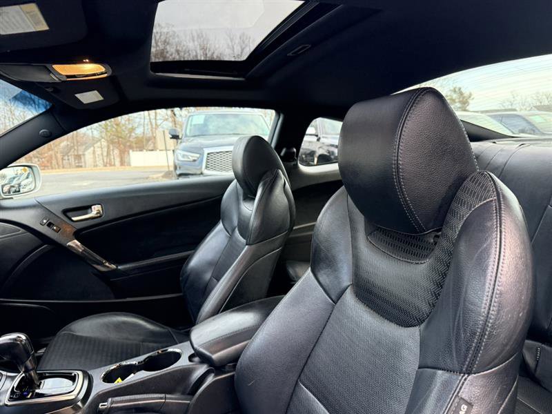 Used 2013 Hyundai Genesis 3.8 image 21