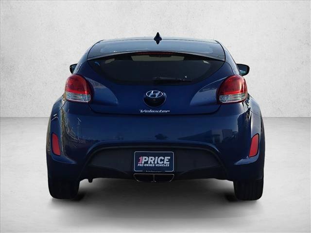 Used 2016 Hyundai Veloster FWD image 6