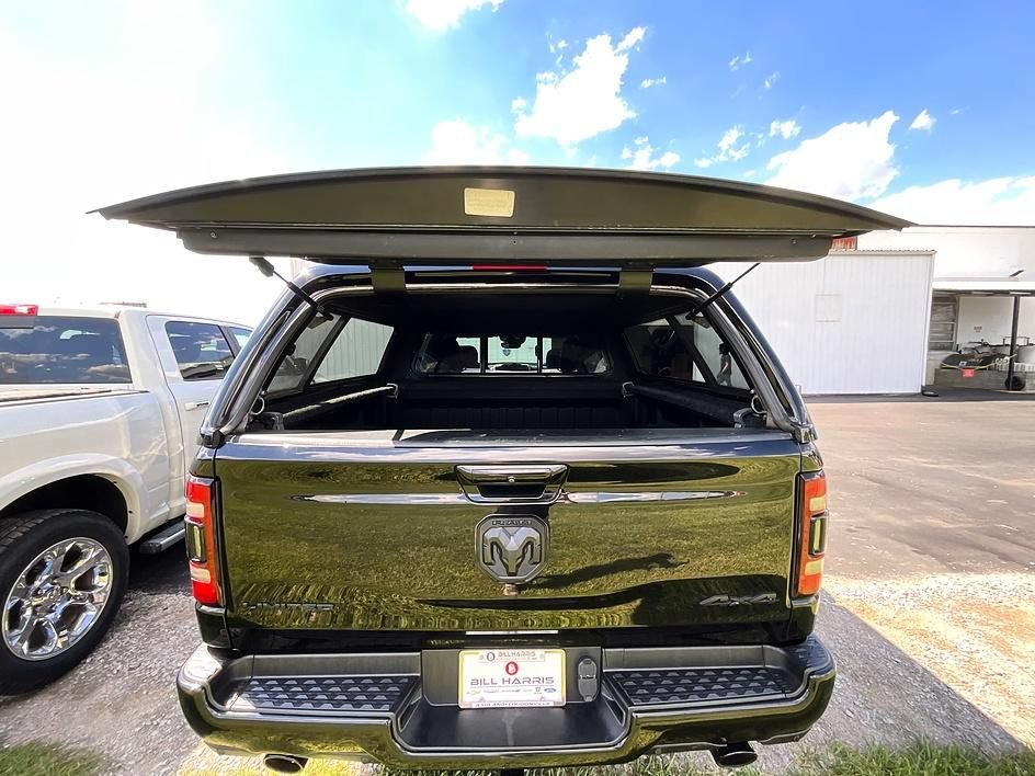 Used 2020 RAM 1500 Limited w/ Black Appearance Package AWD/4WD image 8