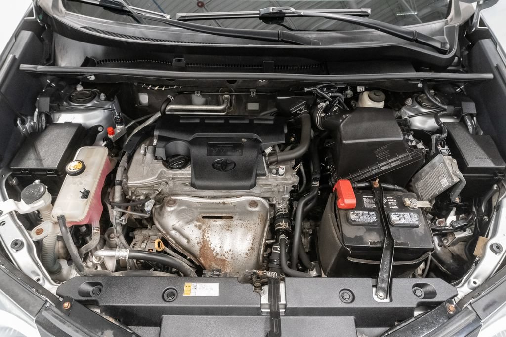 Used 2018 Toyota RAV4 XLE AWD/4WD image 3