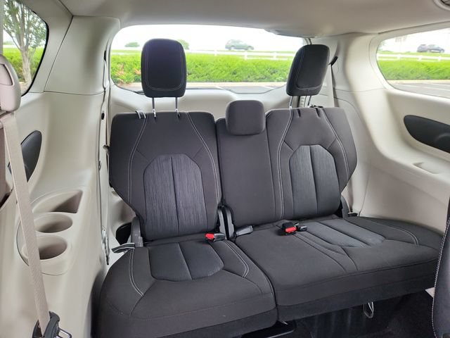 Used 2022 Chrysler Voyager LX FWD image 31