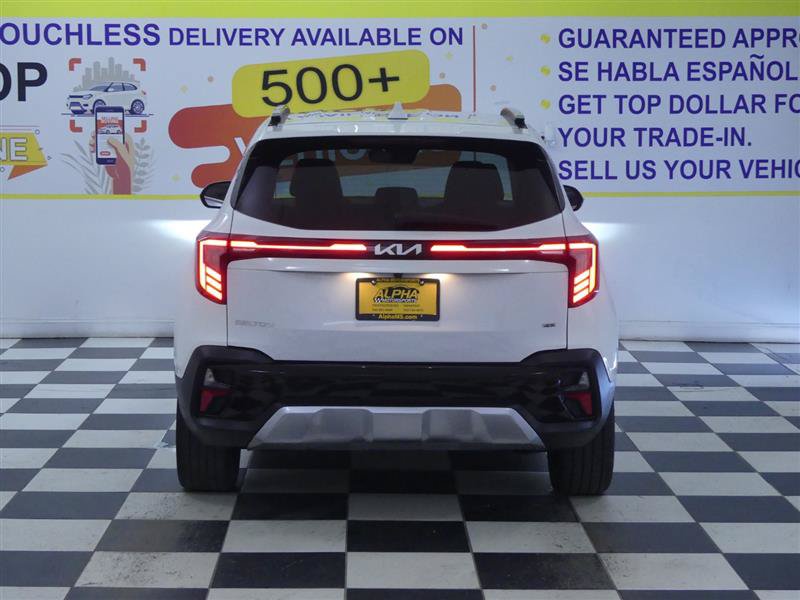 Used 2024 Kia Seltos SX w/ SX Sunroof Package AWD/4WD image 4
