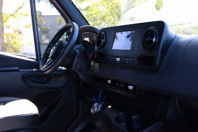 Used 2023 Mercedes-Benz Sprinter 144 Cargo image 21