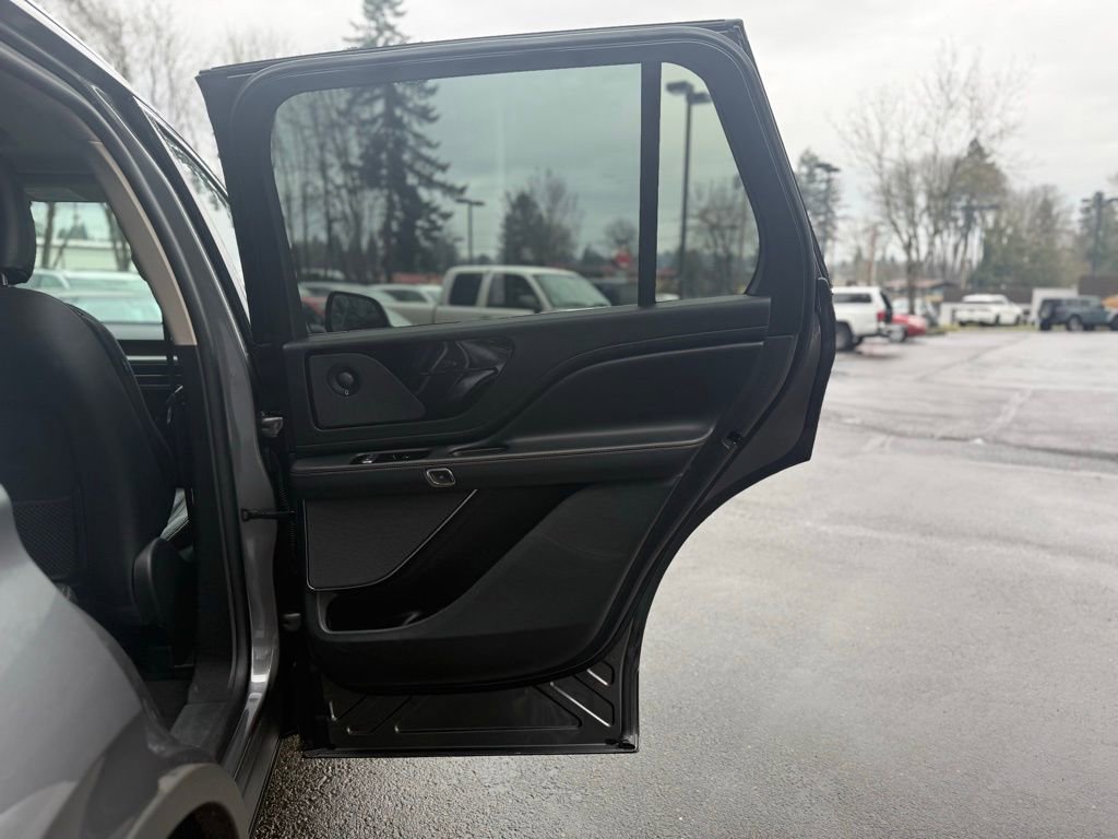 Used 2023 Lincoln Aviator Reserve image 17