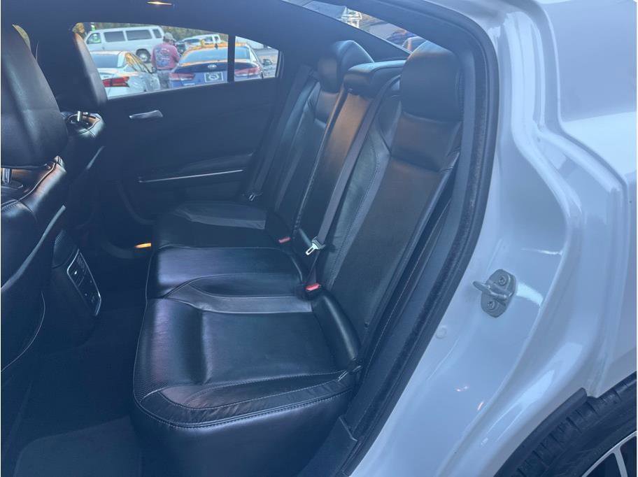 Used 2019 Dodge Charger SXT image 9