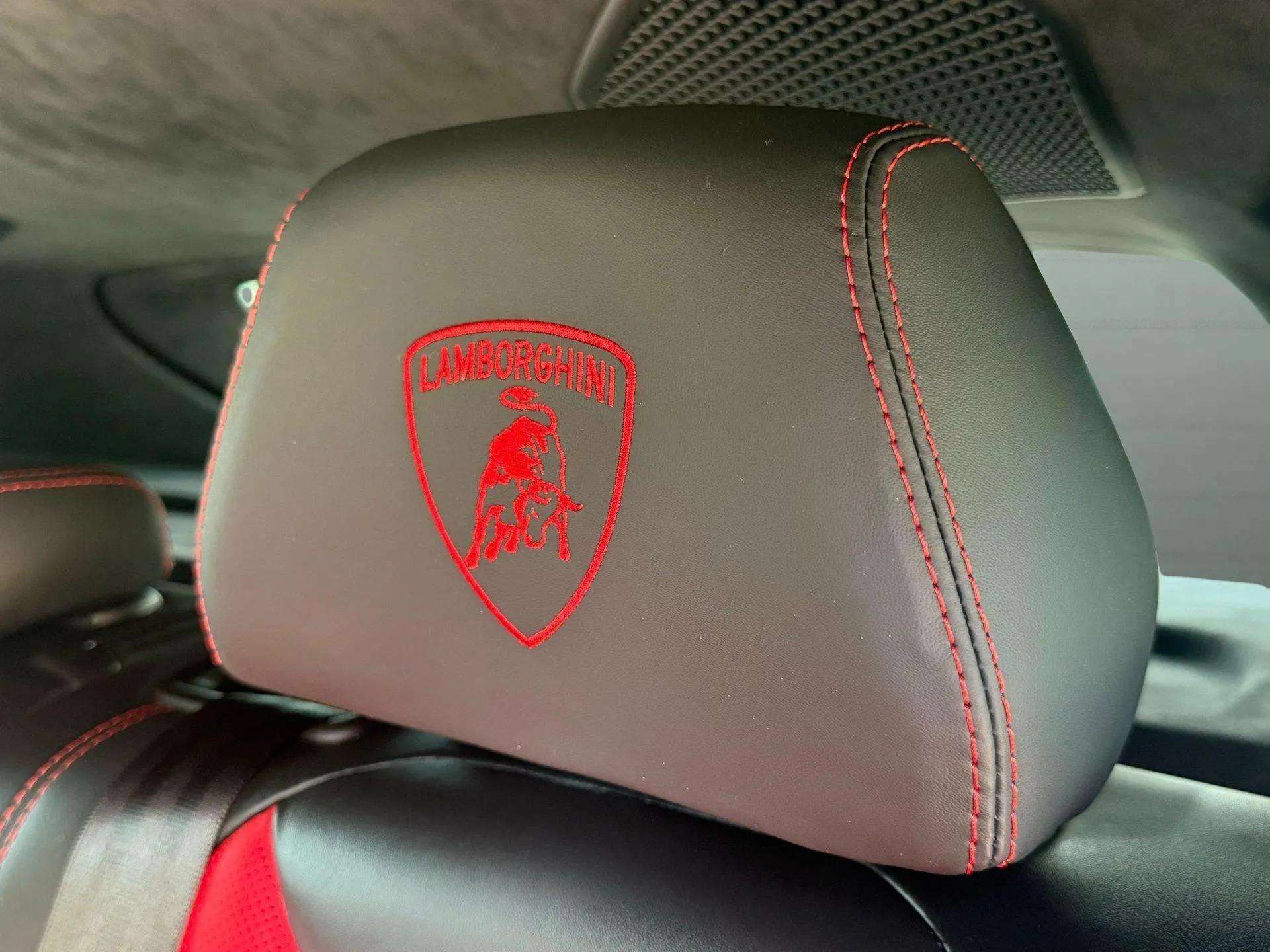 Used 2021 Lamborghini Urus AWD/4WD image 43