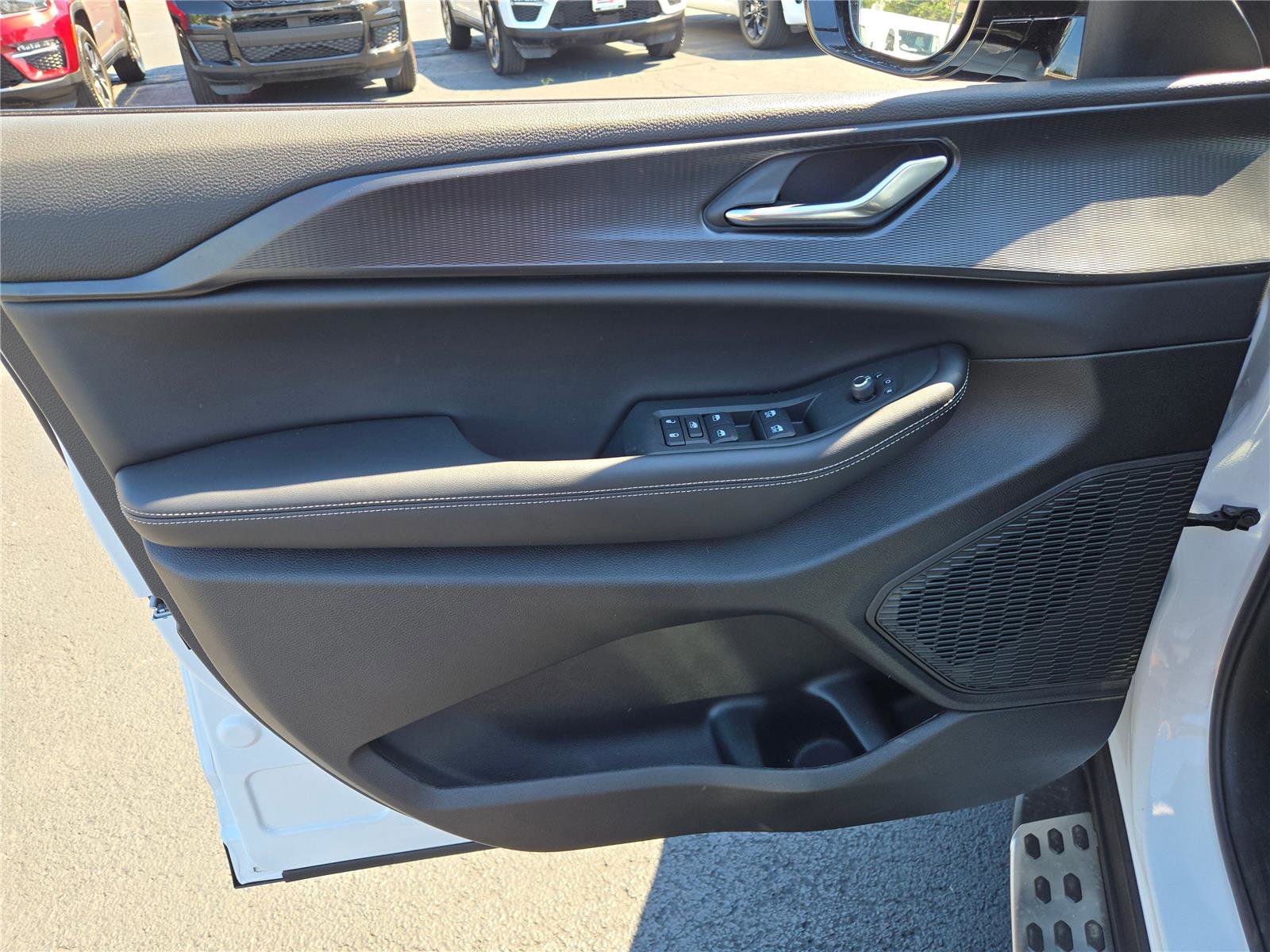 New 2025 Jeep Grand Cherokee Altitude image 22