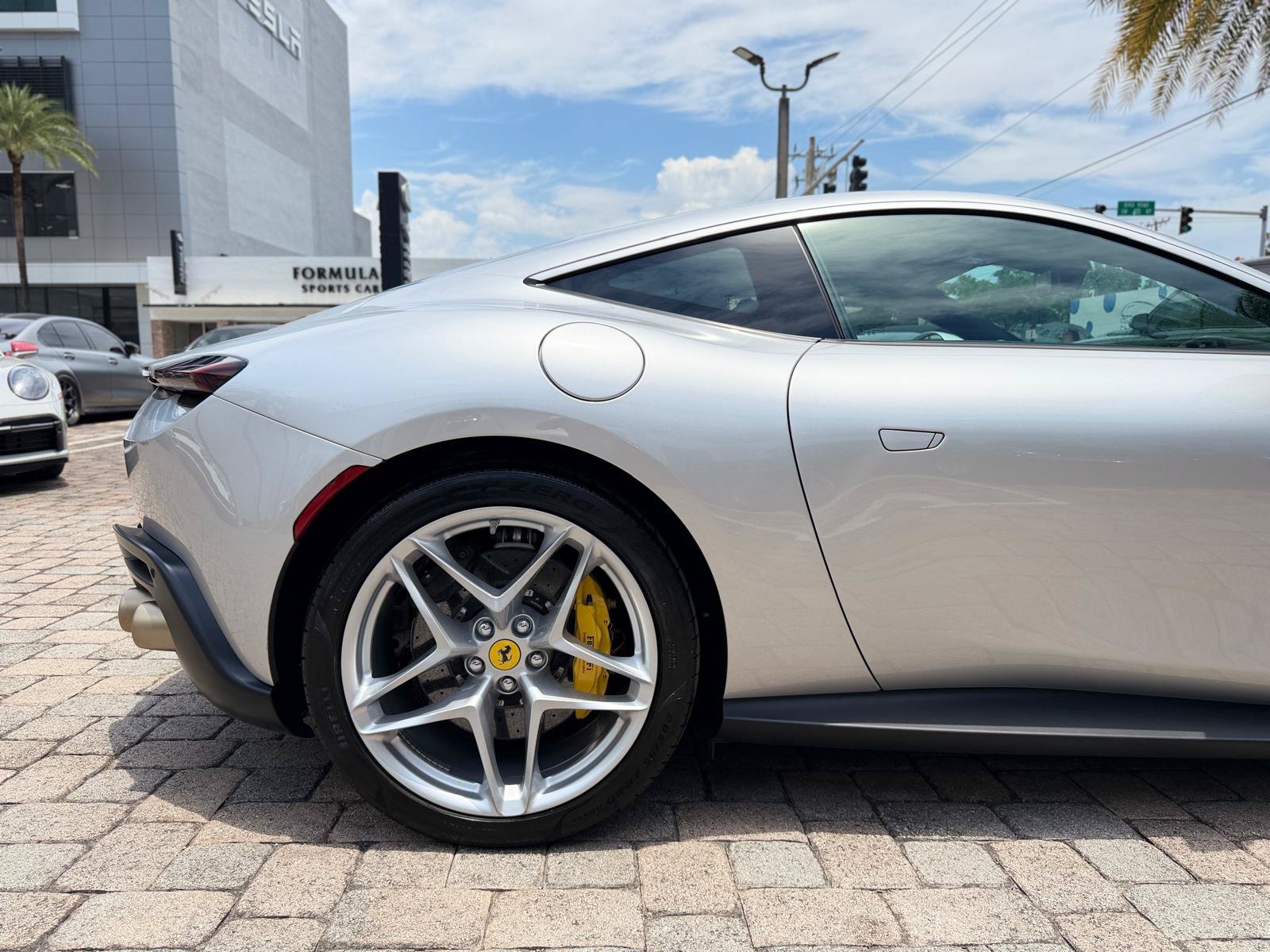 Used 2022 Ferrari Roma RWD image 22