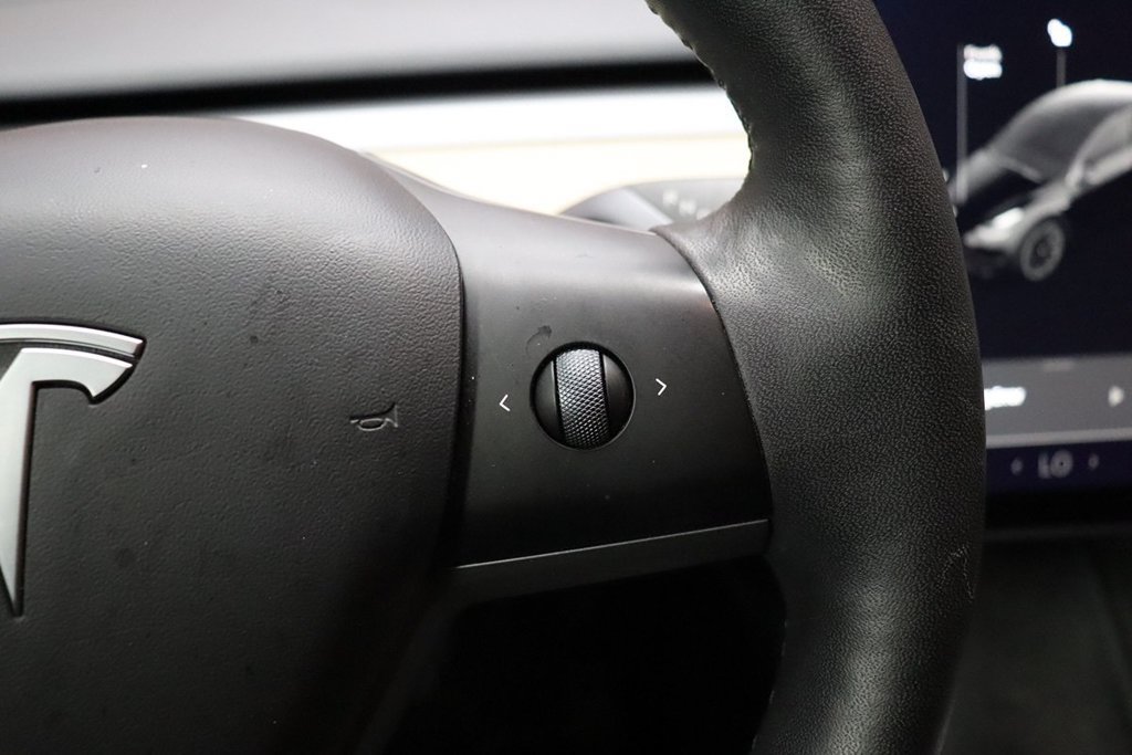 Used 2022 Tesla Model Y Performance AWD/4WD image 45