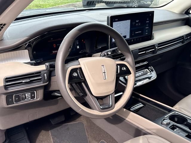 Used 2023 Lincoln Corsair FWD image 12