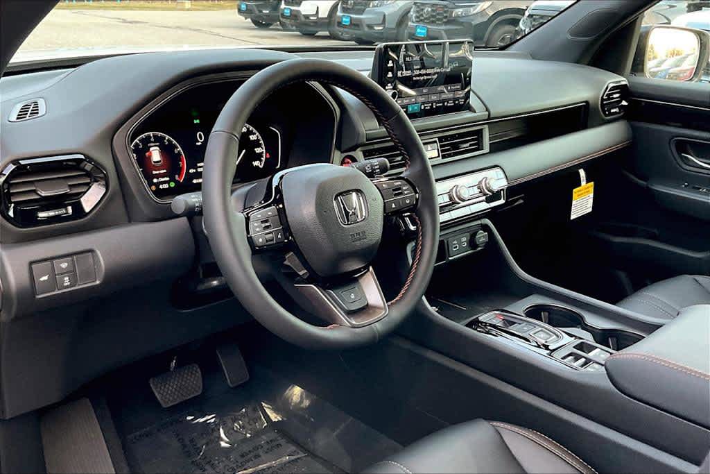 New 2025 Honda Pilot TrailSport image 8