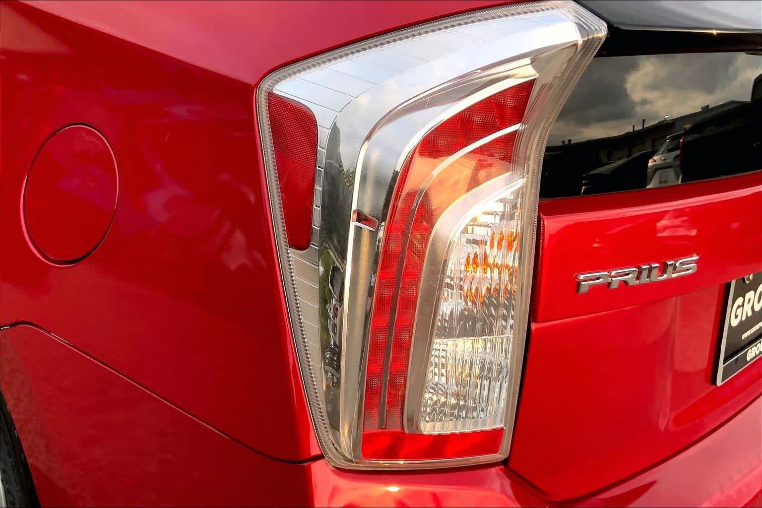 Used 2015 Toyota Prius Four FWD image 28