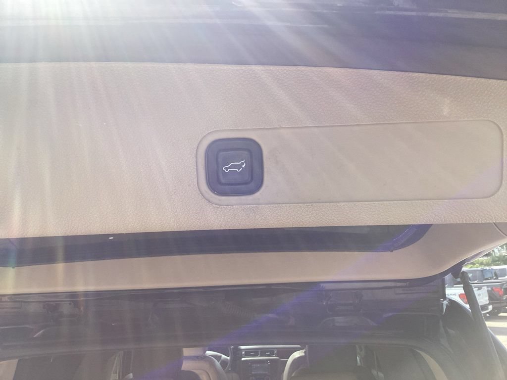 Used 2014 Chevrolet Suburban LTZ AWD/4WD image 11