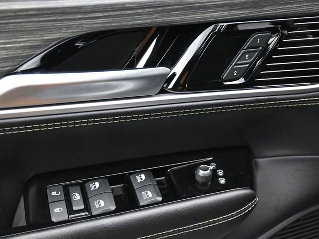 Used 2024 Jeep Wagoneer Series II w/ Flexible Seating Group image 12