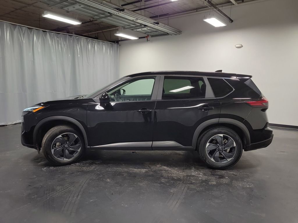 Used 2025 Nissan Rogue SV image 5