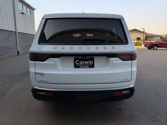 Used 2023 Jeep Wagoneer Series II AWD/4WD image 4