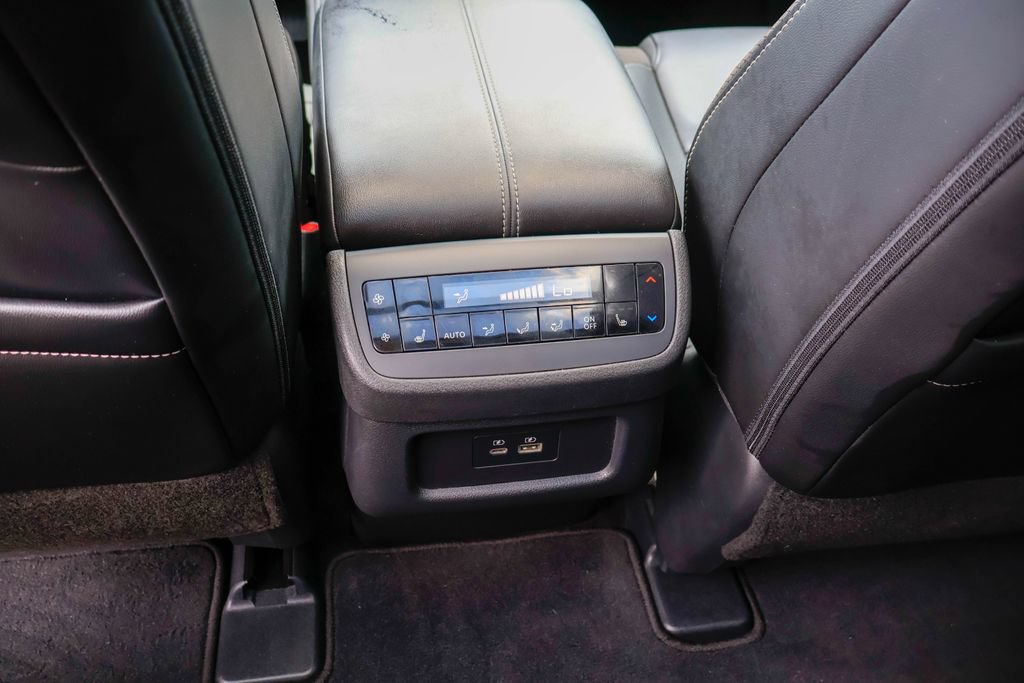 Used 2024 Nissan Pathfinder SL w/ SL Premium Package FWD image 22