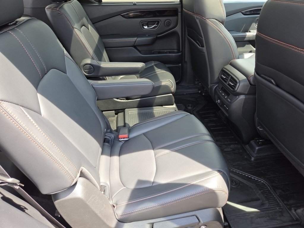Certified 2025 Honda Pilot TrailSport image 34