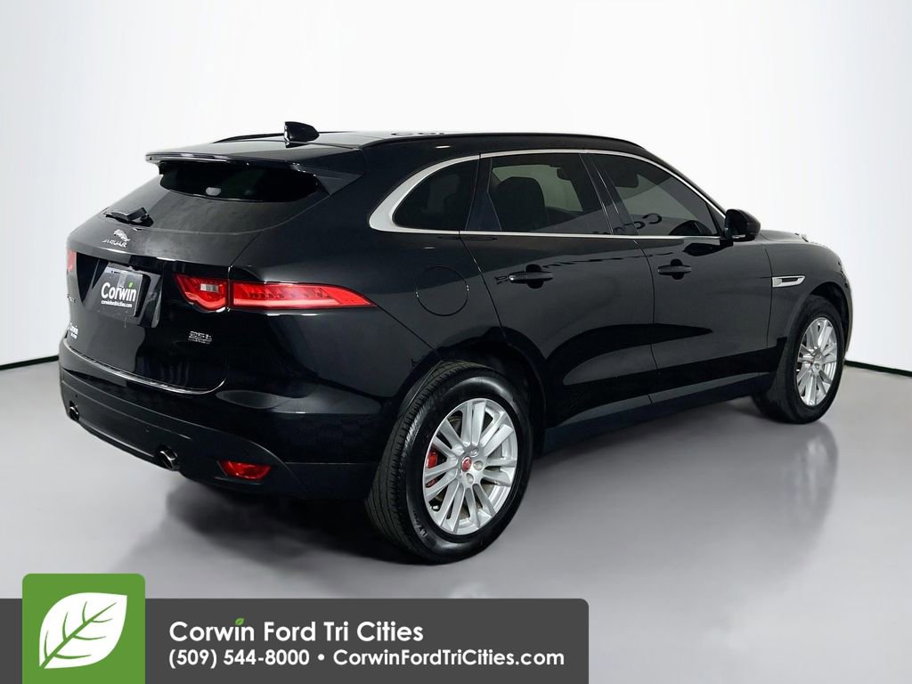 Used 2019 Jaguar F-PACE Premium image 16
