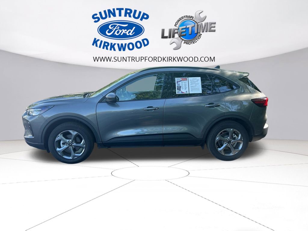 Used 2025 Ford Escape ST-Line Select AWD/4WD image 2