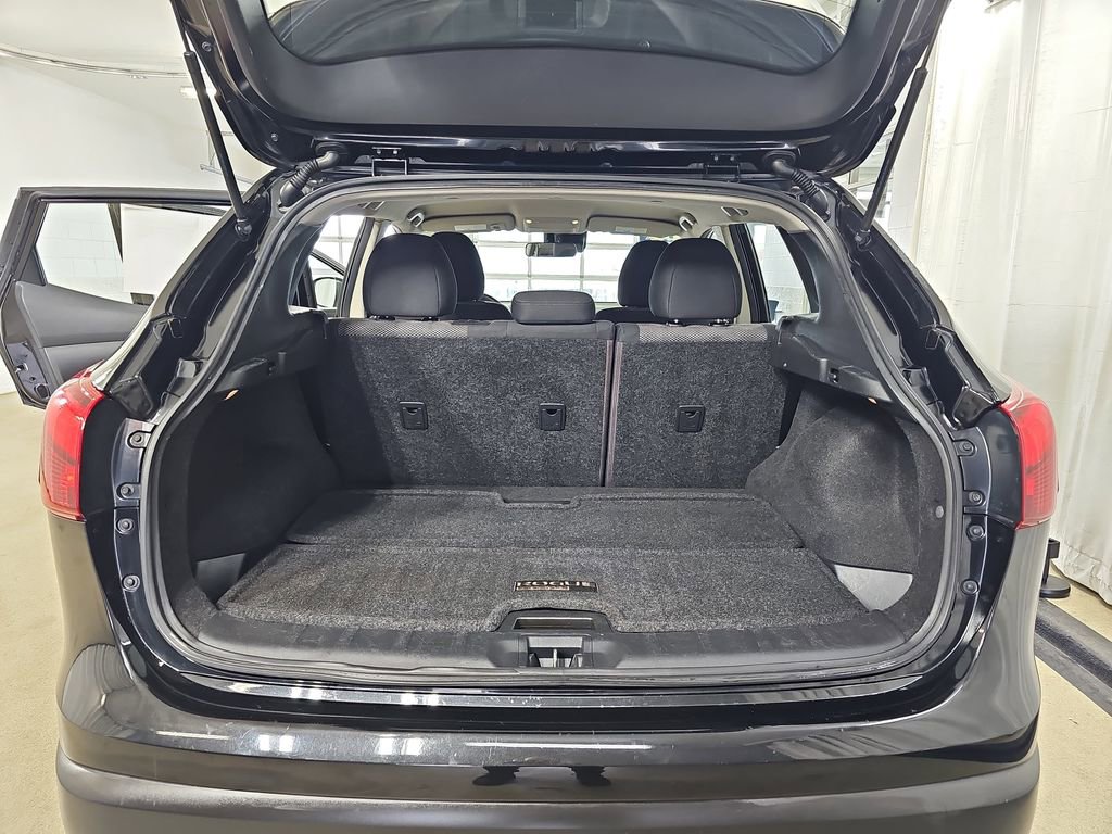 Used 2019 Nissan Rogue Sport SV image 15