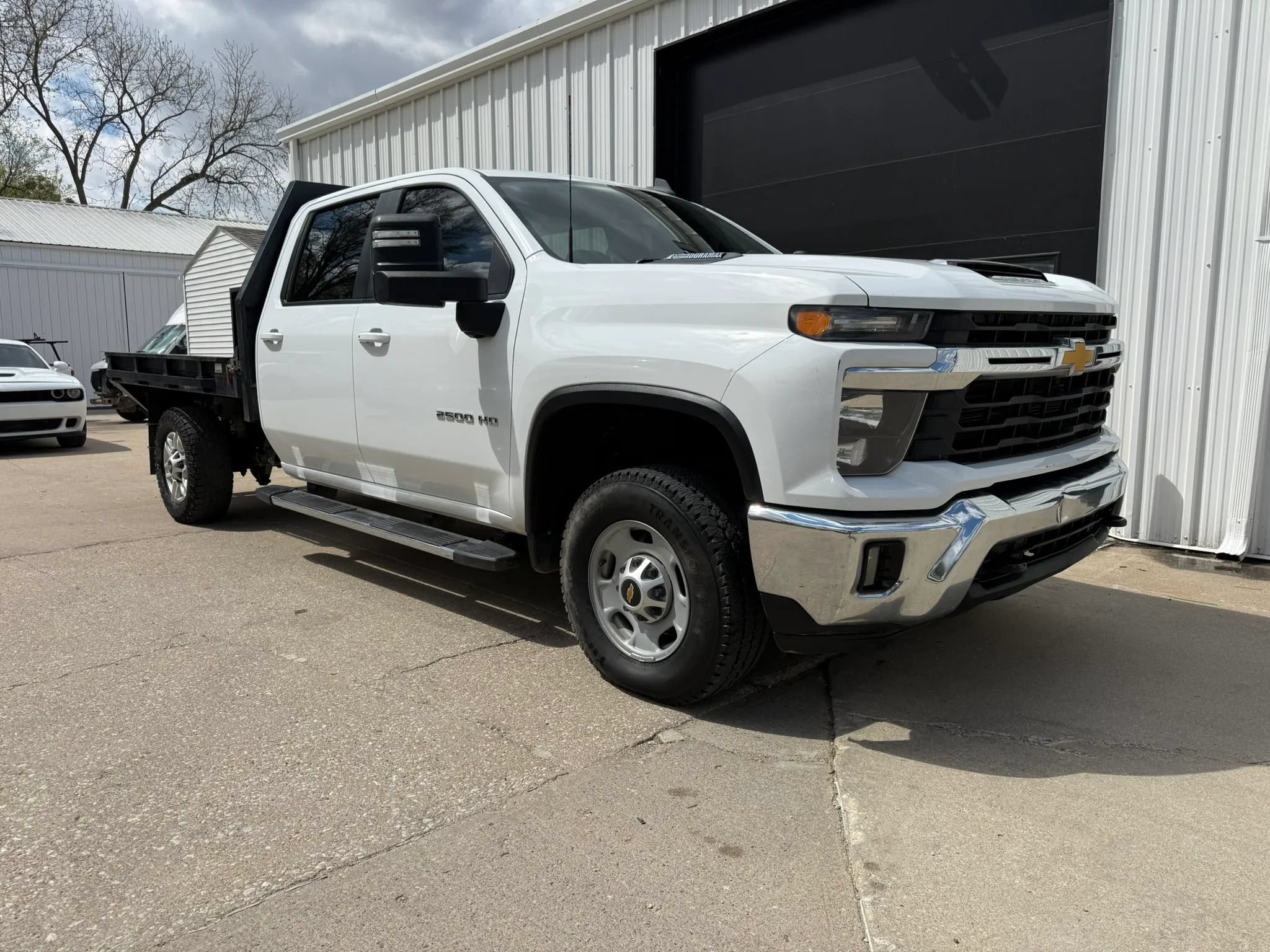 Used 2024 Chevrolet Silverado 2500 LT w/ Convenience Package AWD/4WD image 2