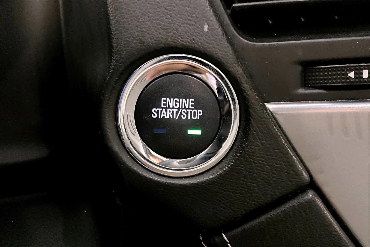 Used 2020 Chevrolet Suburban Premier image 34