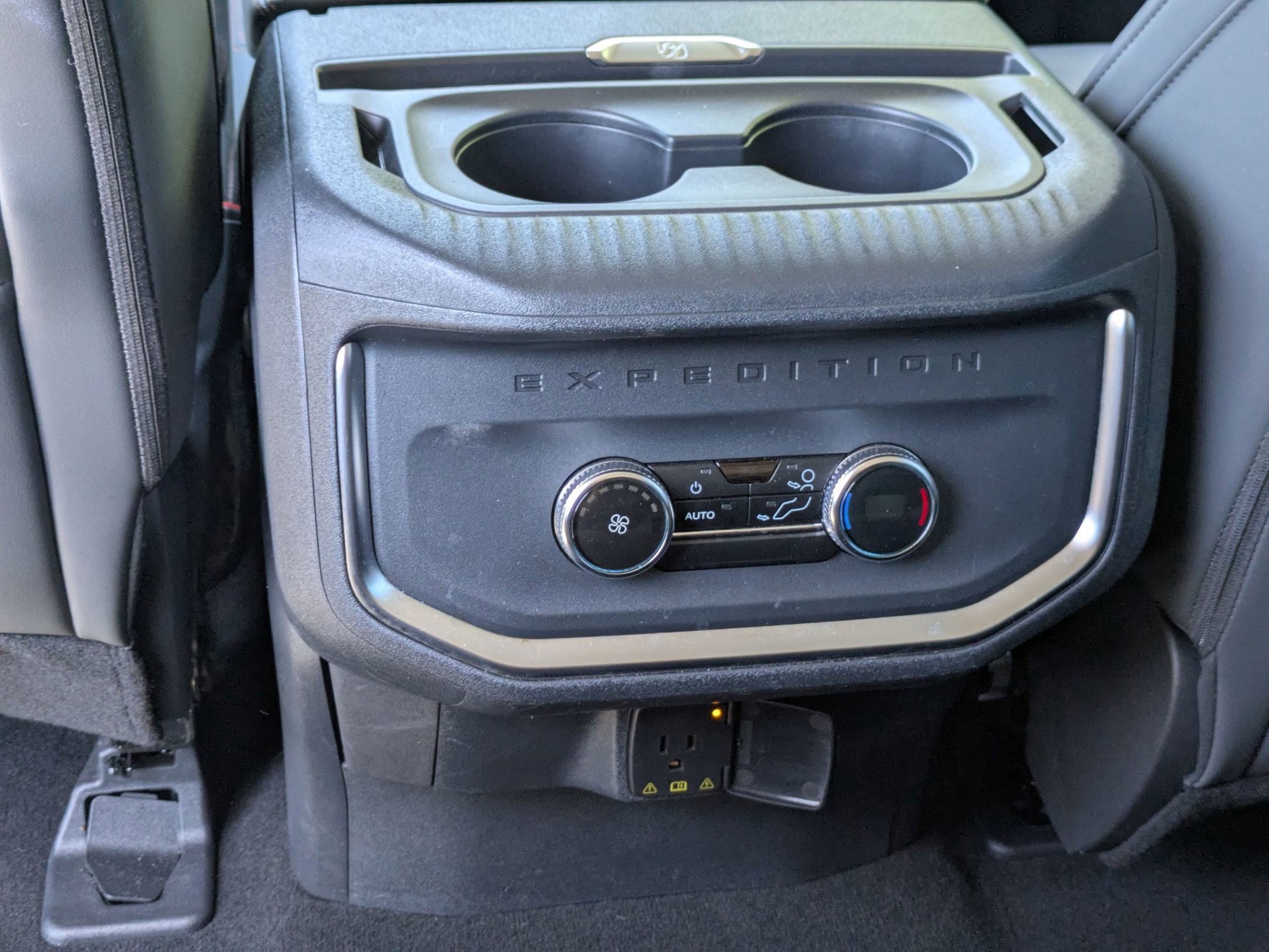 Used 2025 Ford Expedition Active AWD/4WD image 31