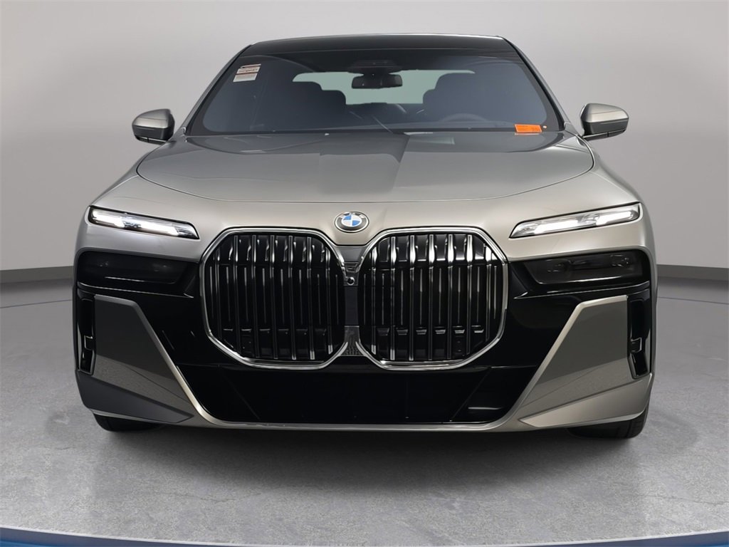 New 2026 BMW 740i xDrive w/ Executive Package image 2