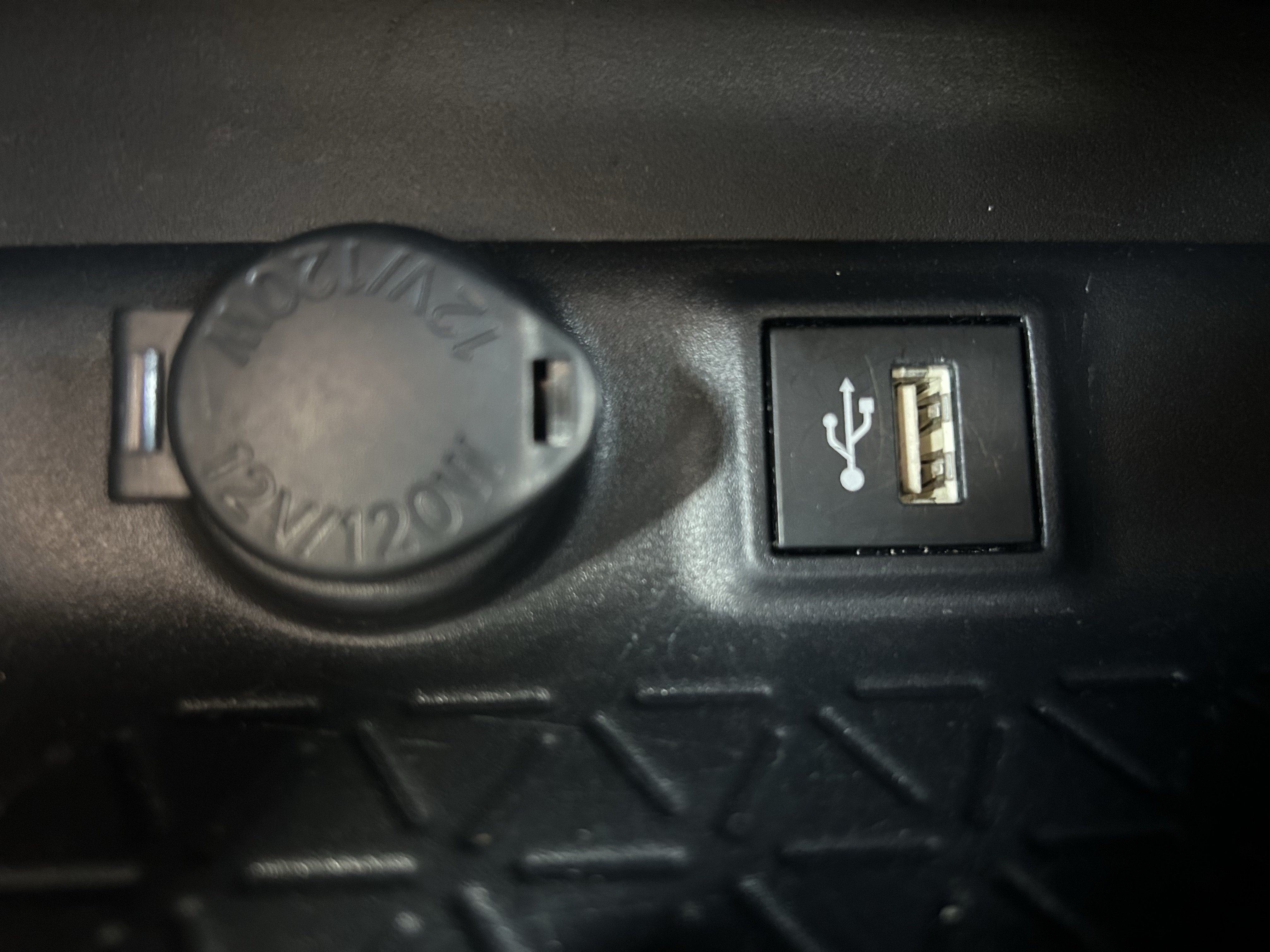 Certified 2025 Toyota RAV4 XLE AWD/4WD image 29