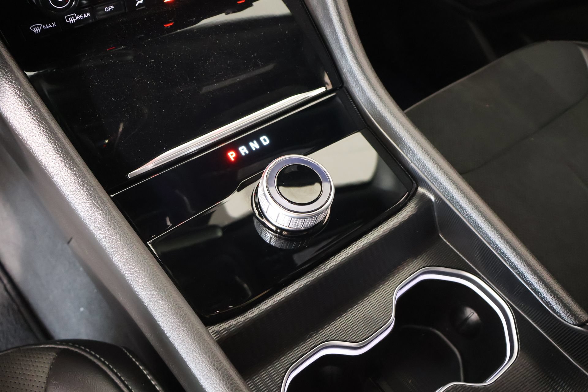Used 2025 Jeep Grand Cherokee Altitude RWD image 8