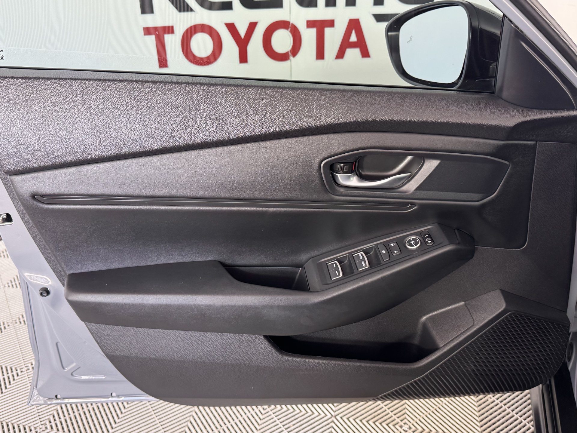 Used 2025 Honda Accord SE image 11