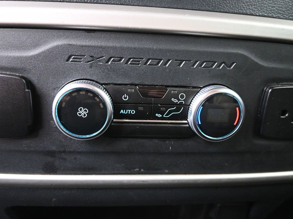 Used 2024 Ford Expedition Max XLT image 29