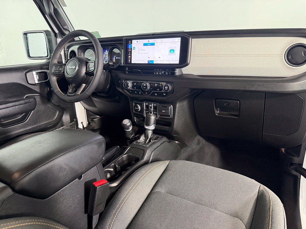 Used 2024 Jeep Wrangler Unlimited AWD/4WD image 14