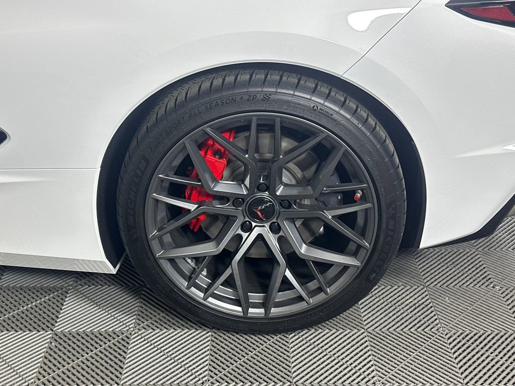 Used 2024 Chevrolet Corvette Stingray Preferred Conv w/ Z51 Performance Package RWD image 17
