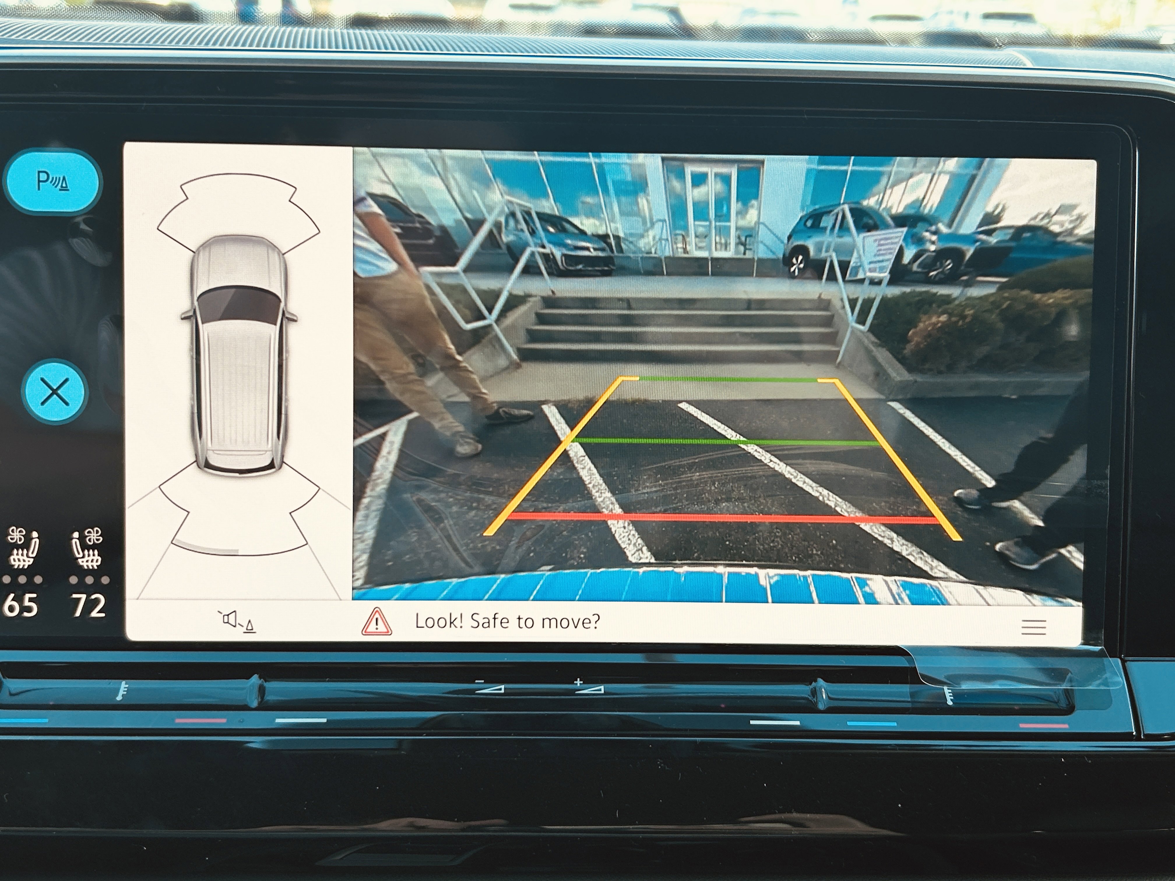 New 2026 Volkswagen Atlas SE image 13