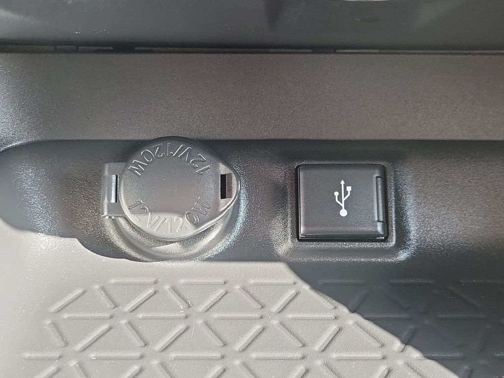 Used 2022 Toyota RAV4 LE AWD/4WD image 30