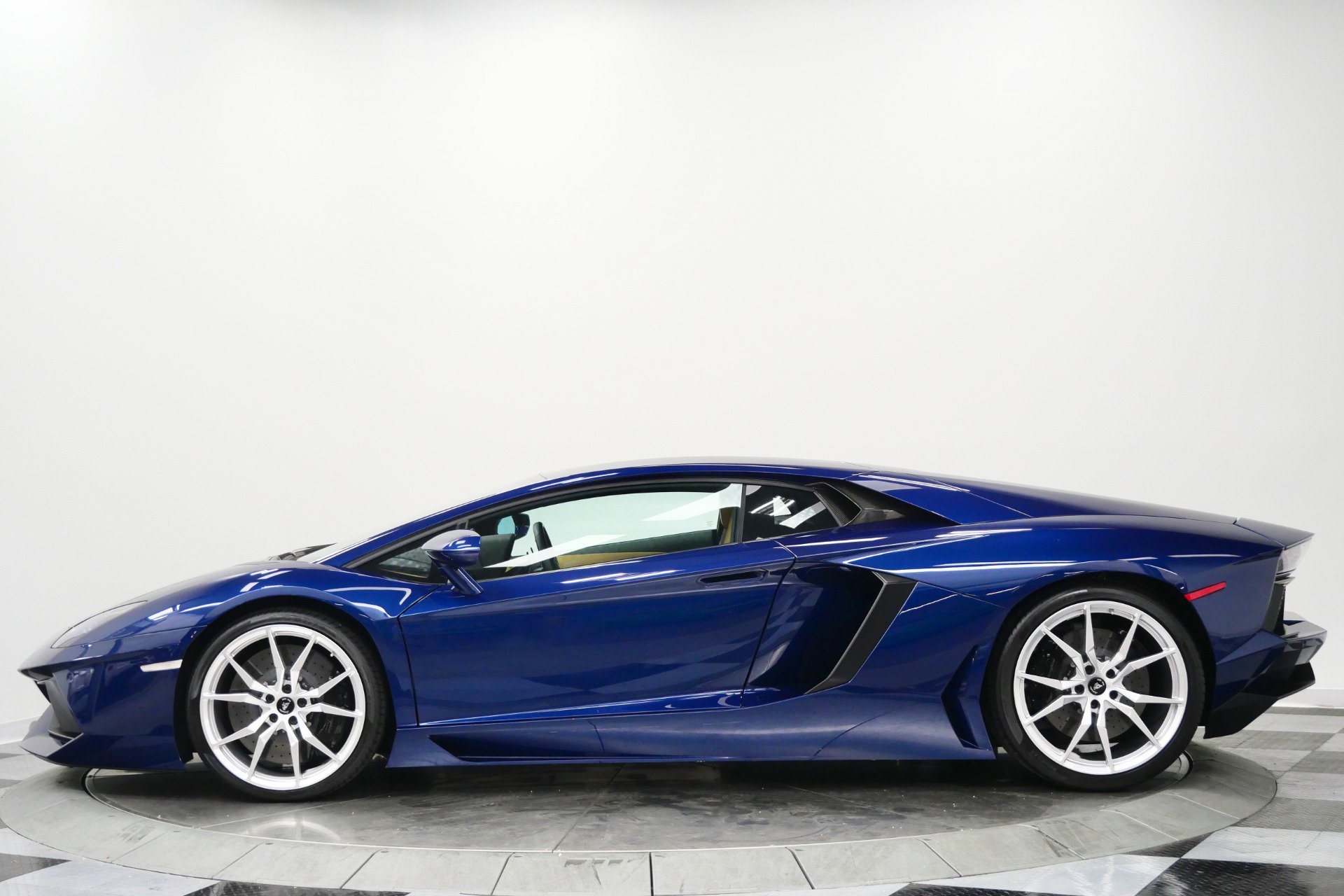 Used 2014 Lamborghini Aventador LP 700-4 image 6