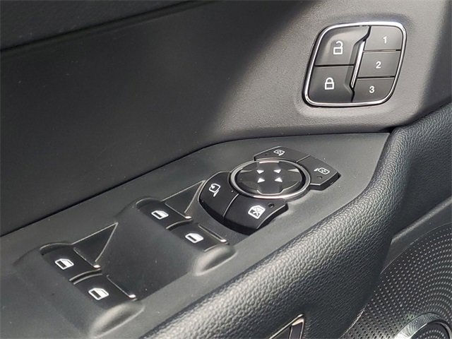 Used 2022 Ford Expedition Max Limited image 15