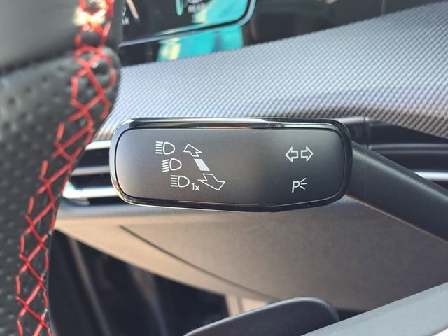 New 2025 Volkswagen GTI SE FWD image 10