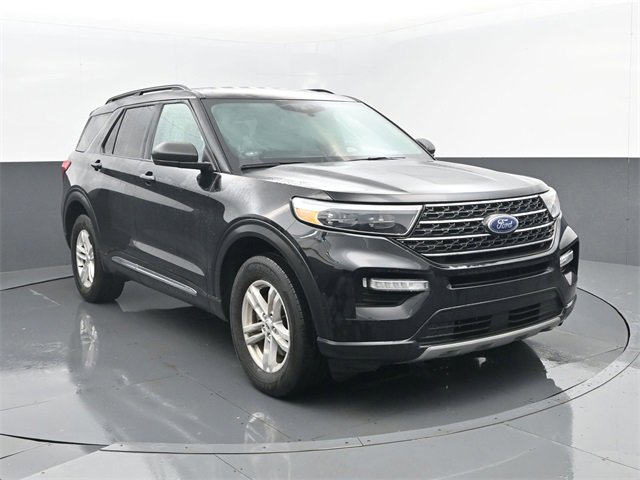 Used 2022 Ford Explorer XLT w/ Equipment Group 202A image 3