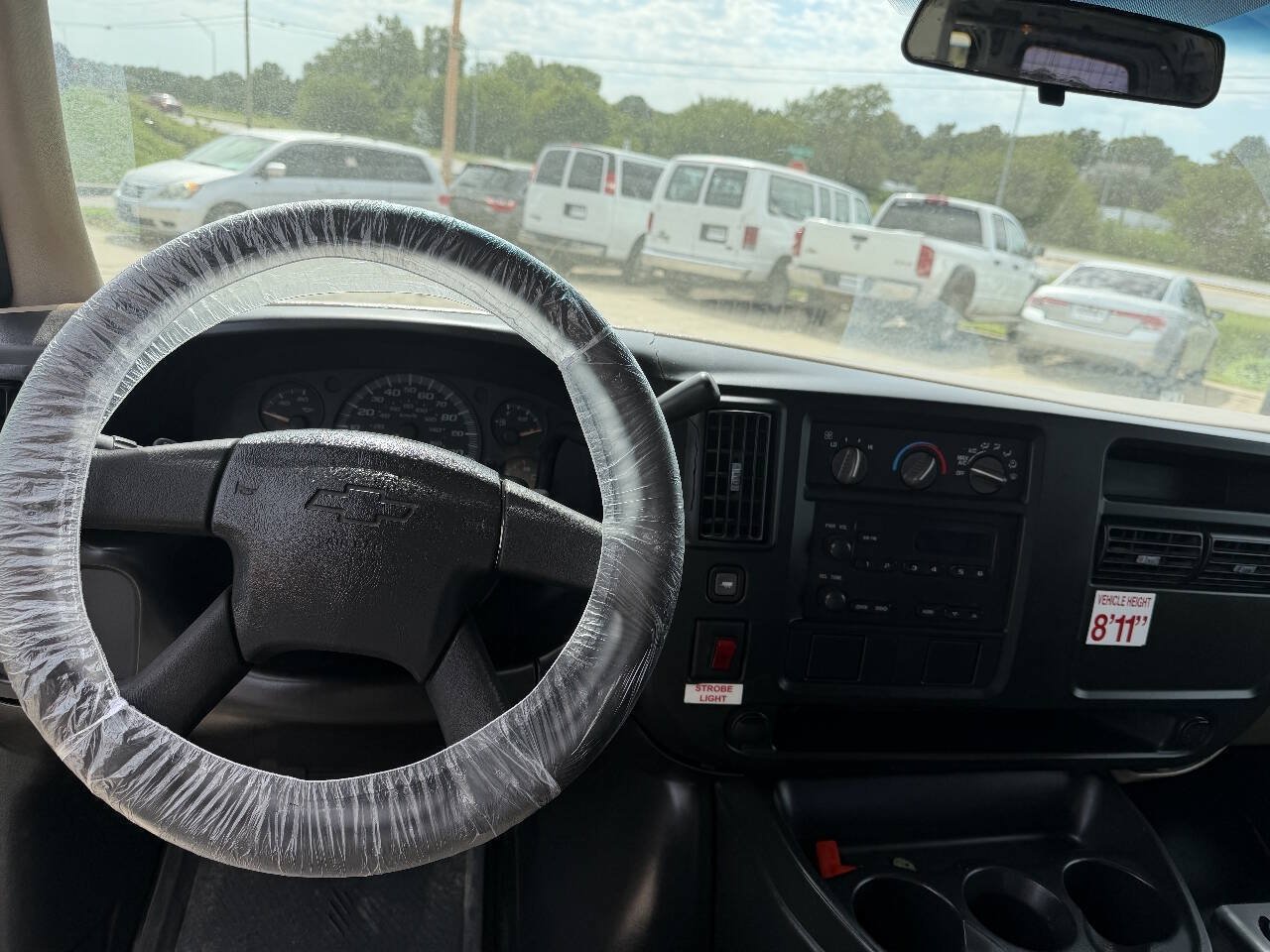 Used 2007 Chevrolet Express 2500 RWD image 11