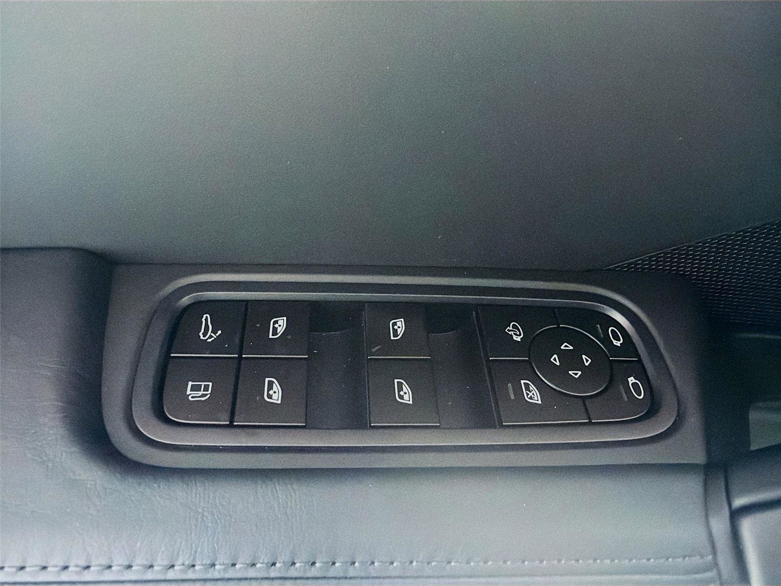 New 2026 Porsche Cayenne E-Hybrid Coupe image 8