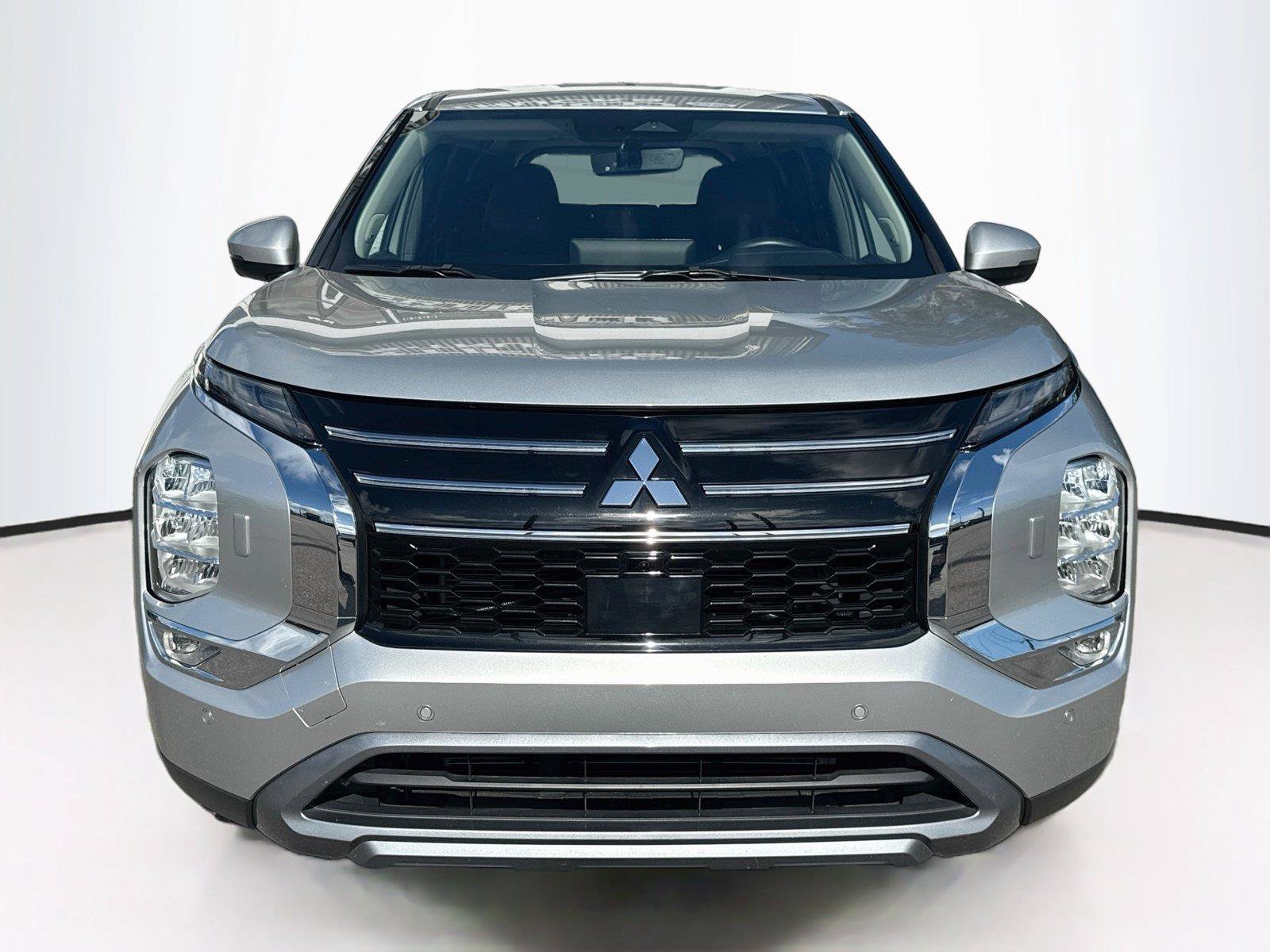 Used 2025 Mitsubishi Outlander SE AWD/4WD image 9