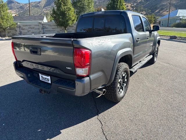 Used 2016 Toyota Tacoma TRD Off-Road AWD/4WD image 8