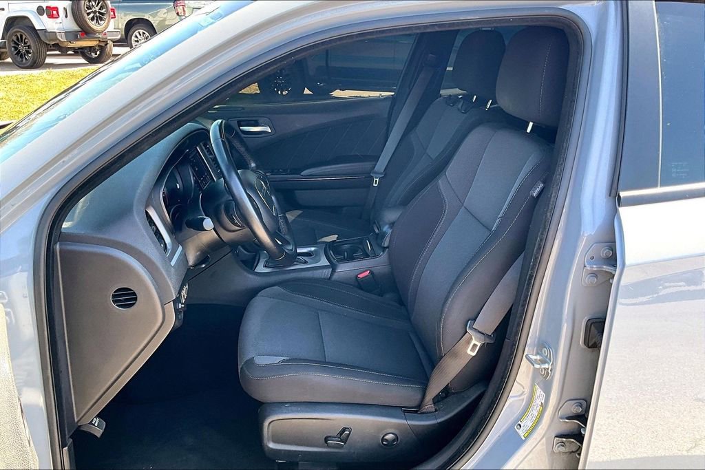 Used 2022 Dodge Charger SXT w/ Blacktop Package image 24