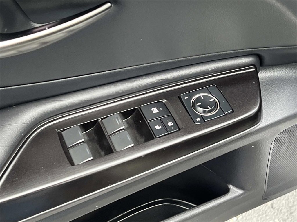 Used 2019 Lexus ES 300h w/ Luxury Package image 14