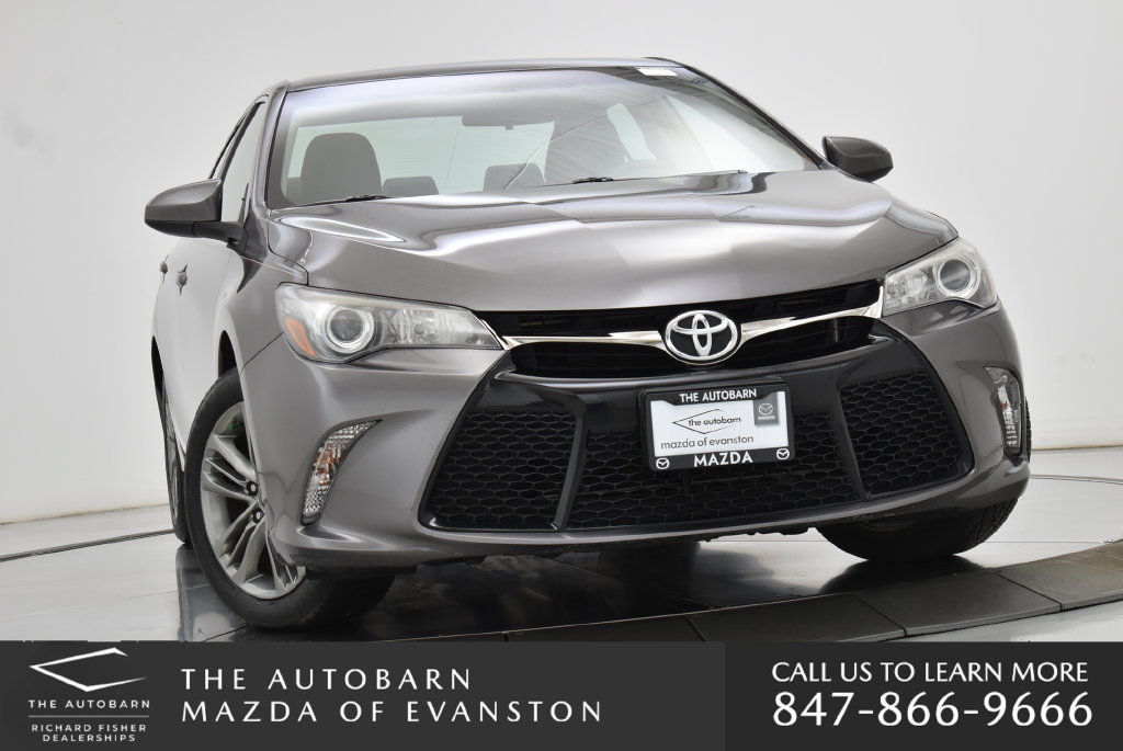 Used 2017 Toyota Camry SE FWD image 3