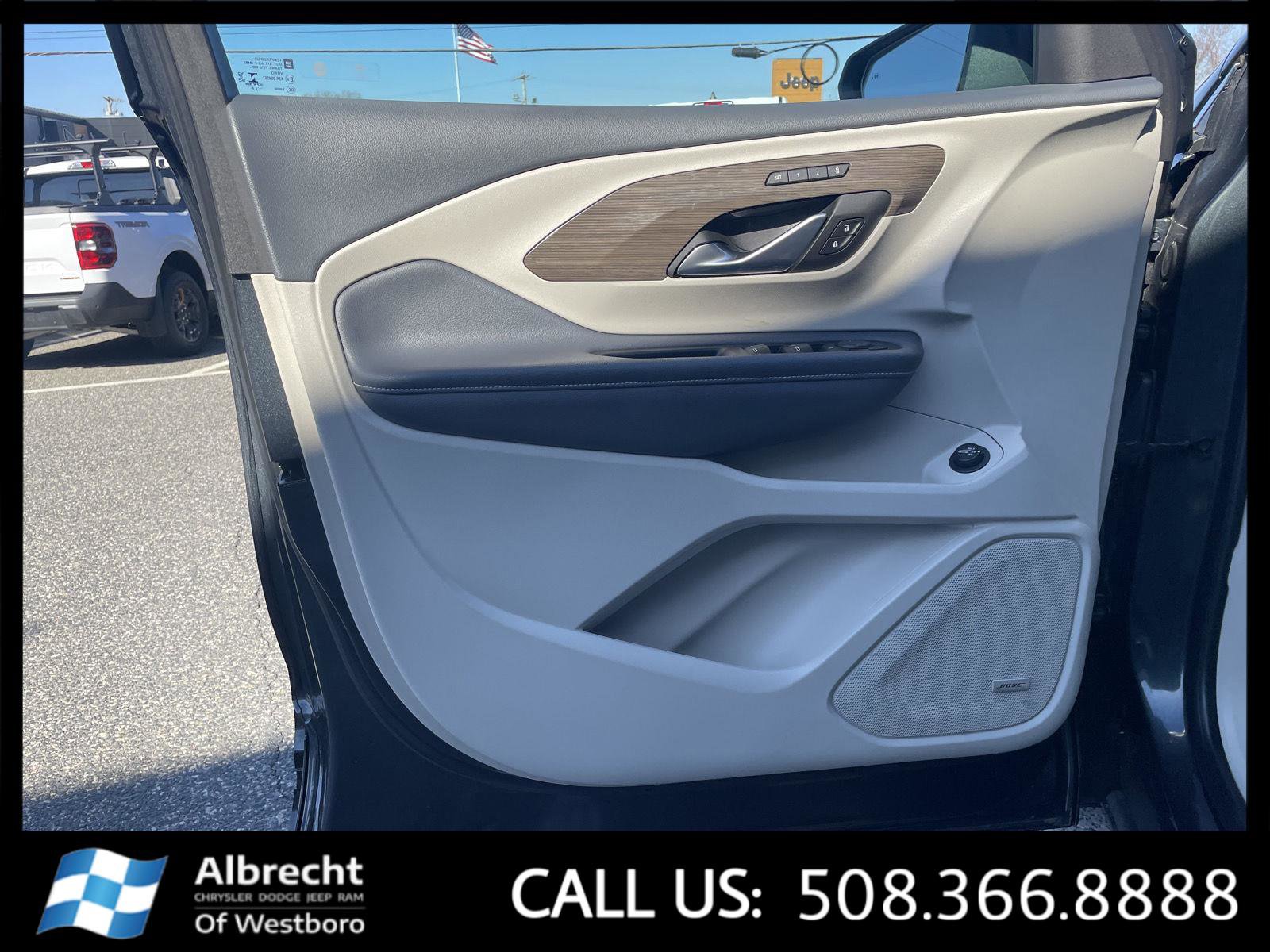 Used 2022 GMC Terrain Denali w/ Denali Premium Package image 11