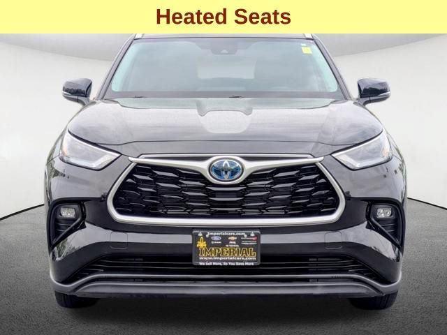 Certified 2024 Toyota Highlander XLE AWD/4WD image 12